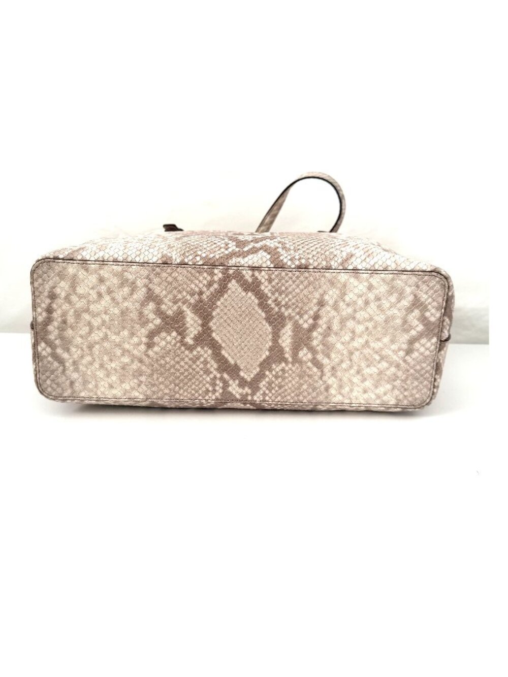 ๐ Michael Kors Large Python-Embossed Tote & Wallet Set ๐ - Picture 4 of 14